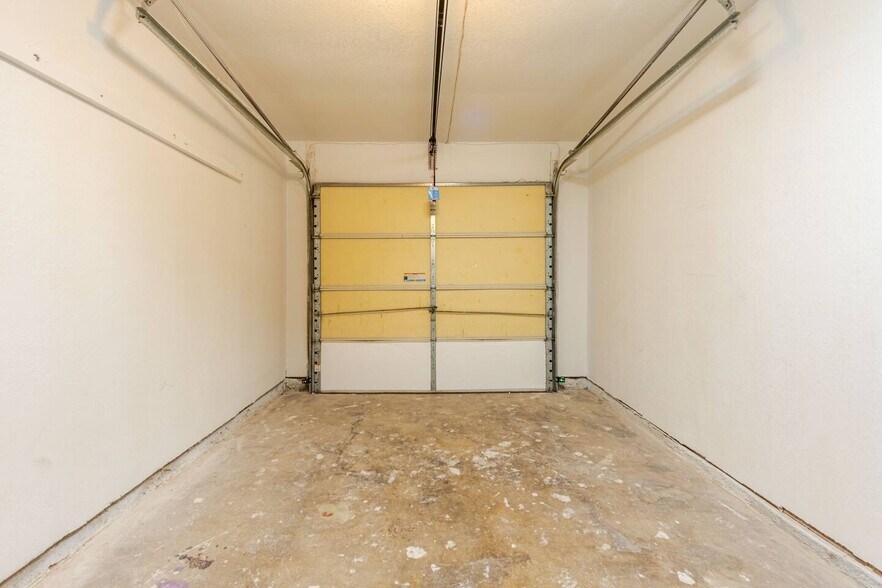 Building Photo - 1751 Horseshoe Cir