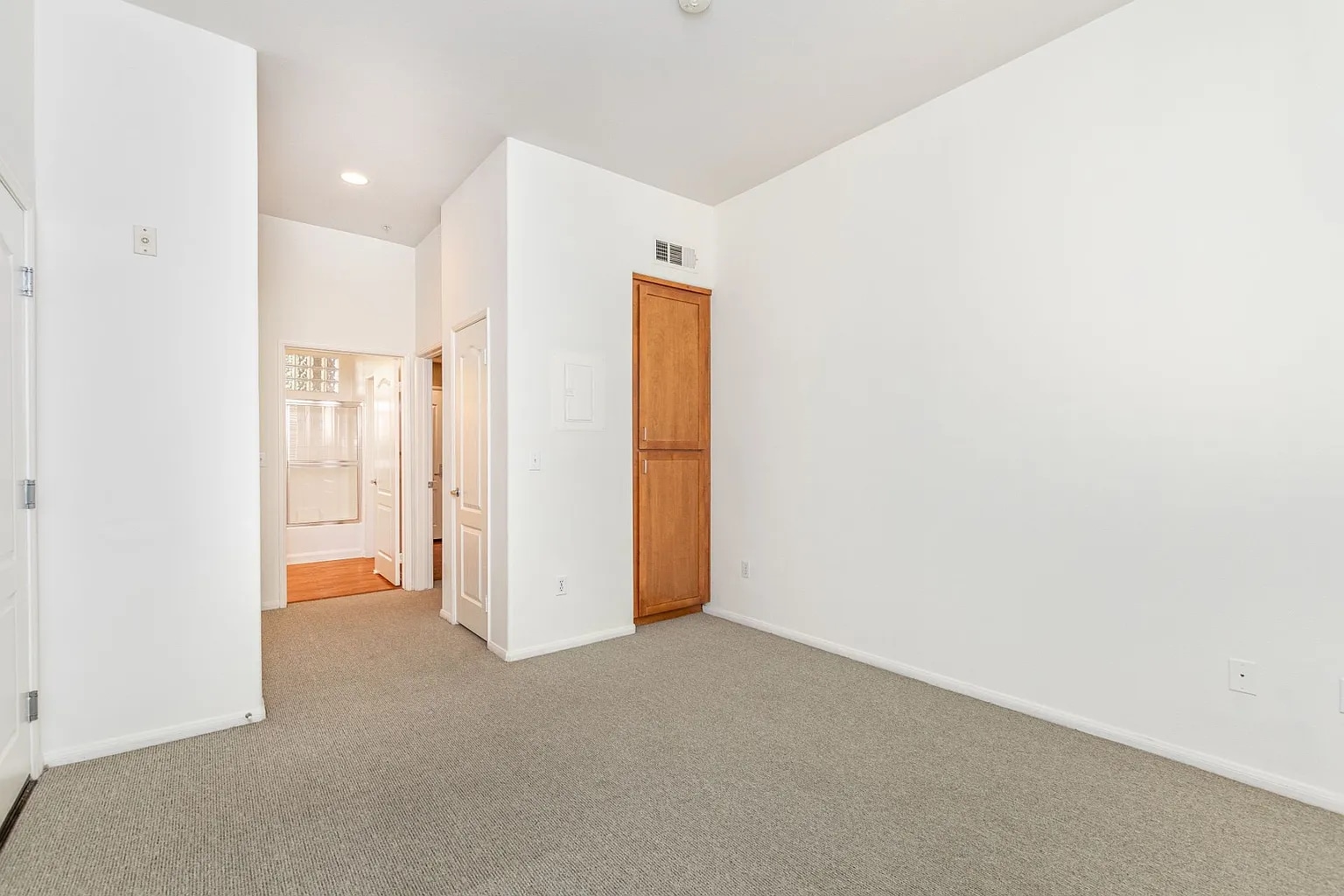 Building Photo - 4060 Glencoe Ave