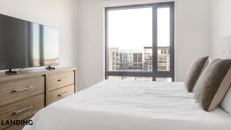 Building Photo - 1007 S Mint St