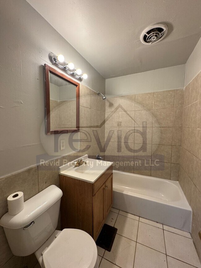 Building Photo - 1445 Luverne St