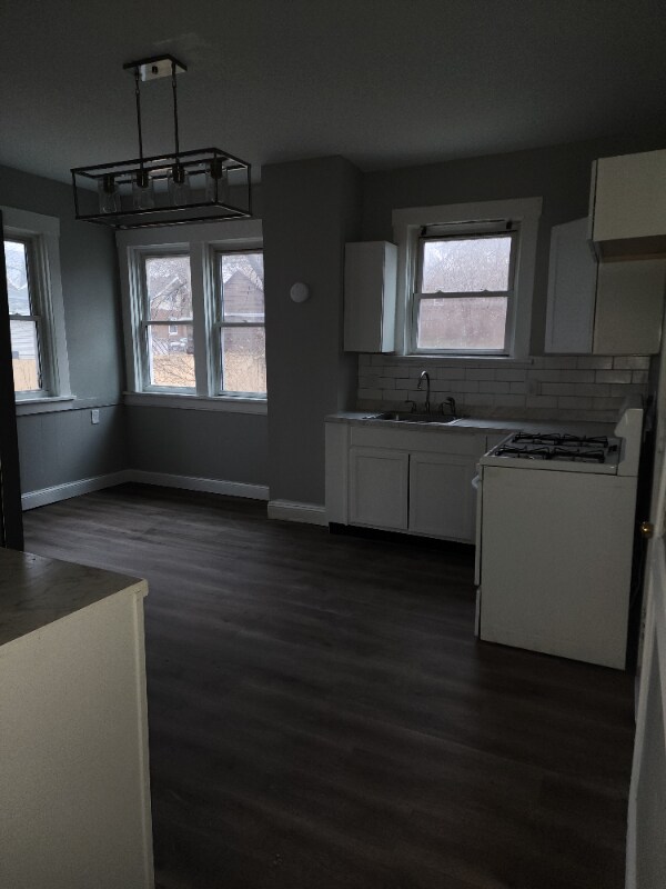 Building Photo - 118 E Archer Ave