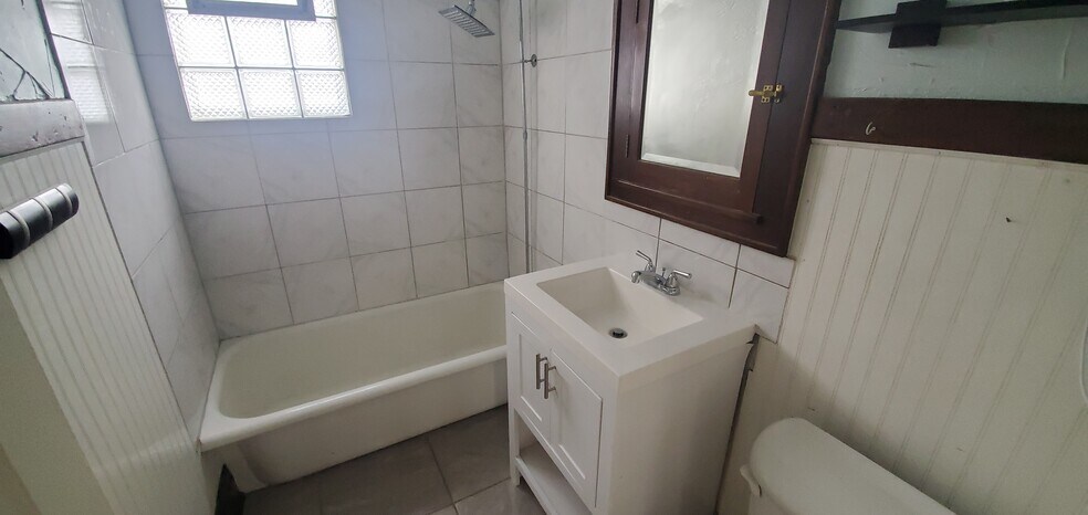 Bathroom - 6516 W Bluemound Rd