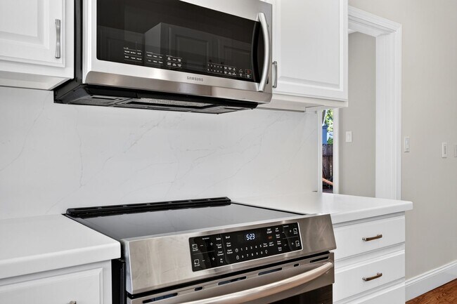 Building Photo - Rare Walnut Creek Rental! Single-Story Home with NEM 2 Solar, Spacious Yard & Premium Finishes!!