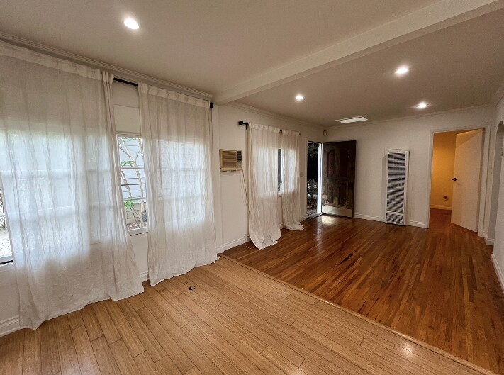 Building Photo - 523 S Coronado St