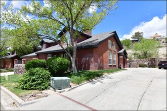 Building Photo - 31 Stratford Hall Cir