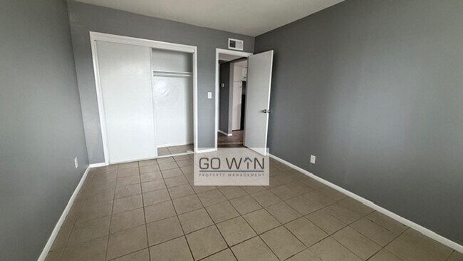 Building Photo - 245 S Allen