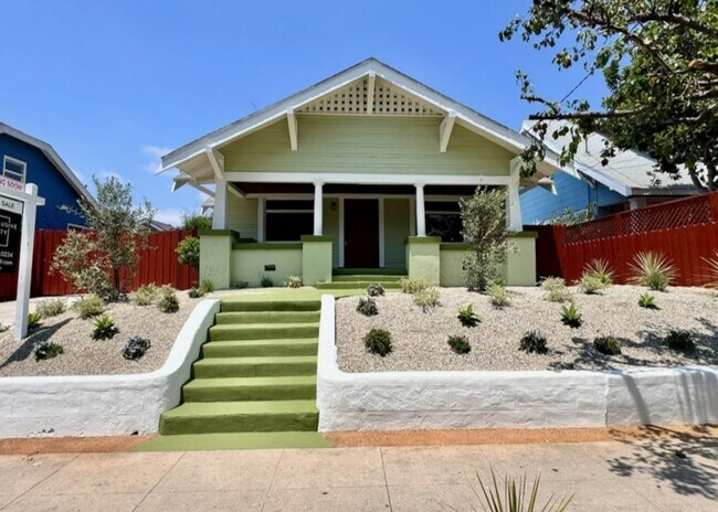 Building Photo - 407 Benton Wy