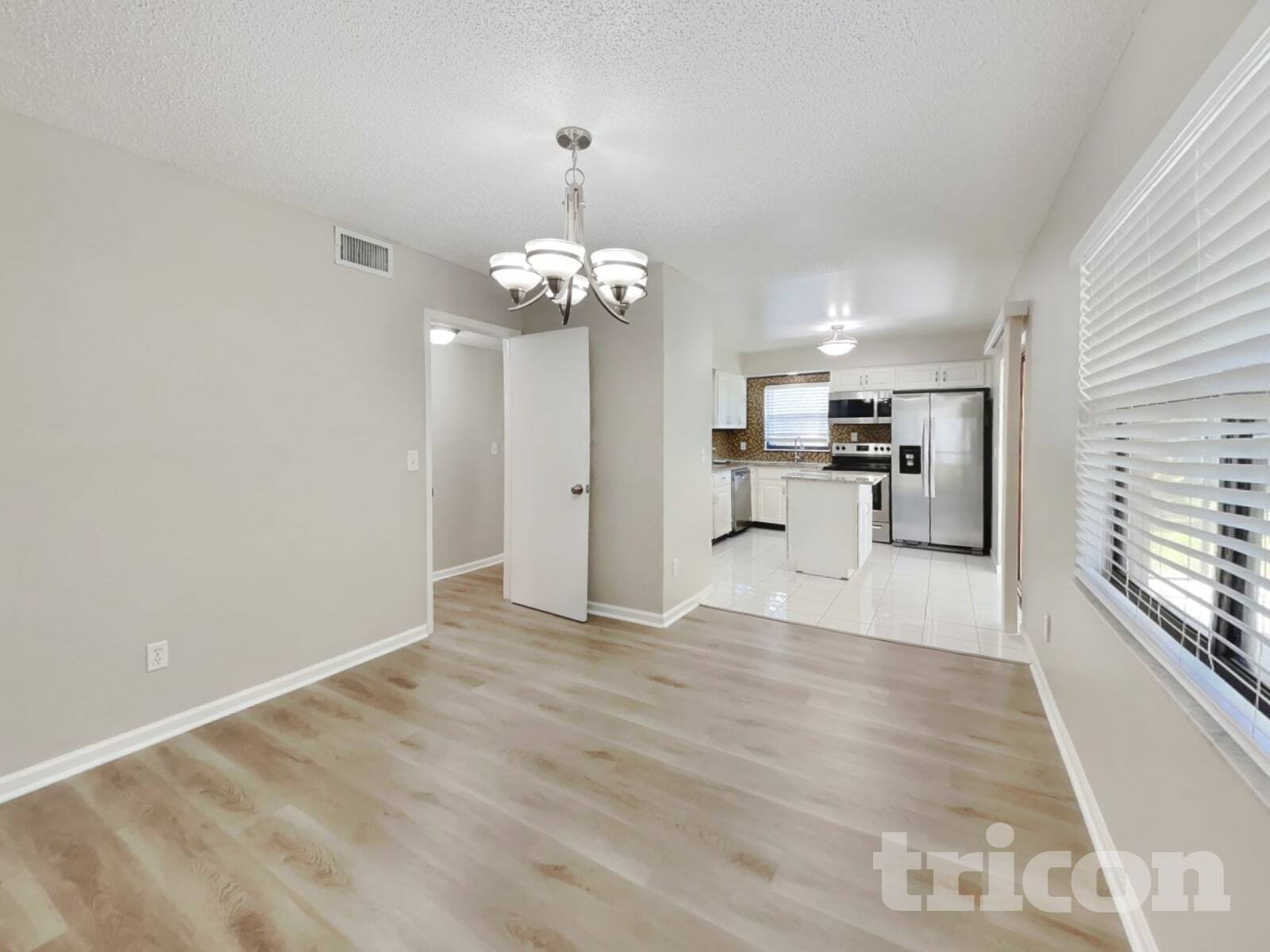 Building Photo - 16128 Foxfire Dr