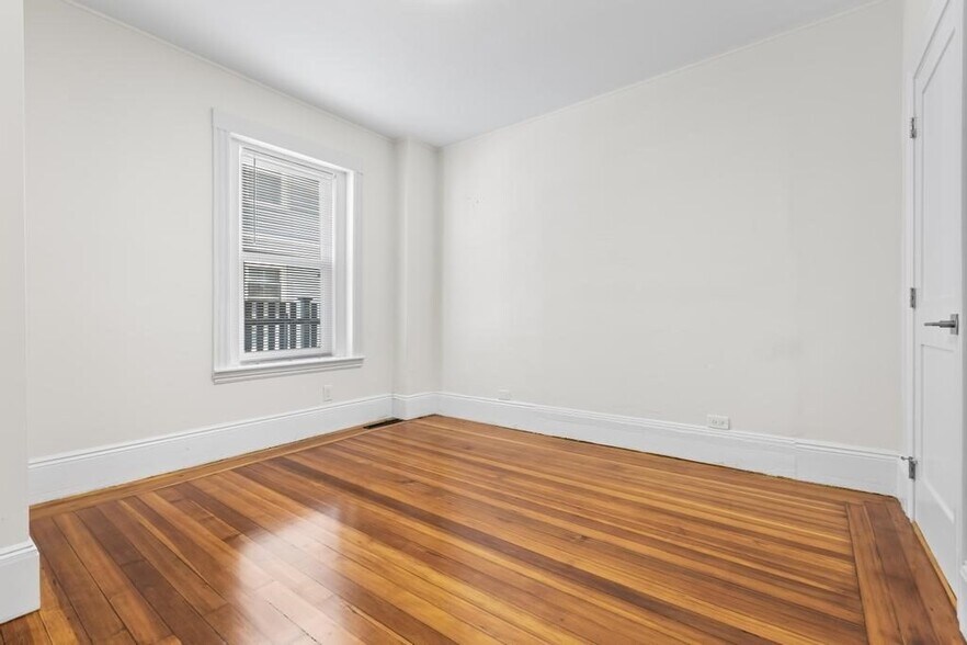 Building Photo - 301 Medford St