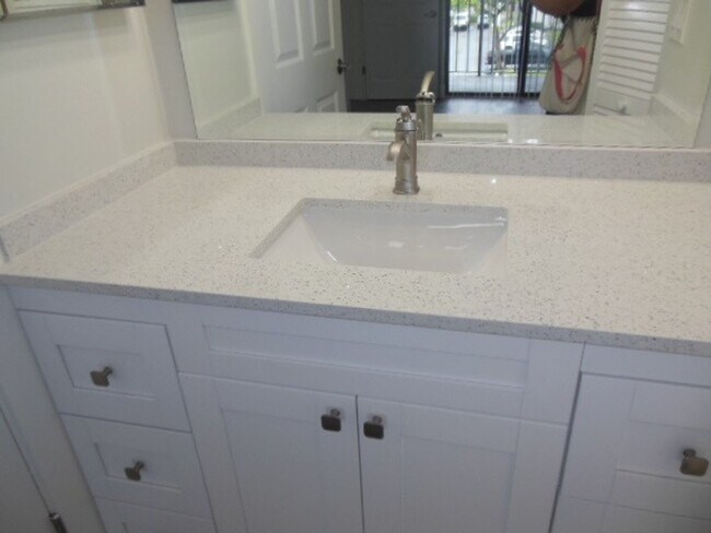 Building Photo - ONE BEDROOM ONE BATHROOM! WATERFRONT COMMUNITY!