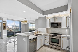 Building Photo - 321 Tenth Ave