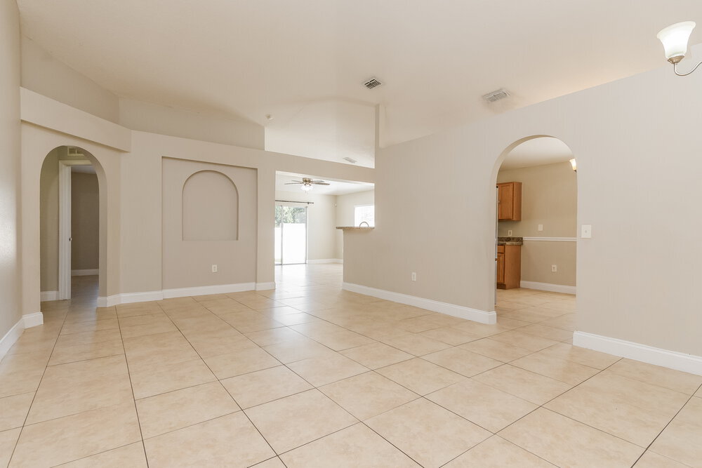 Building Photo - 588 Kilimanjaro Dr