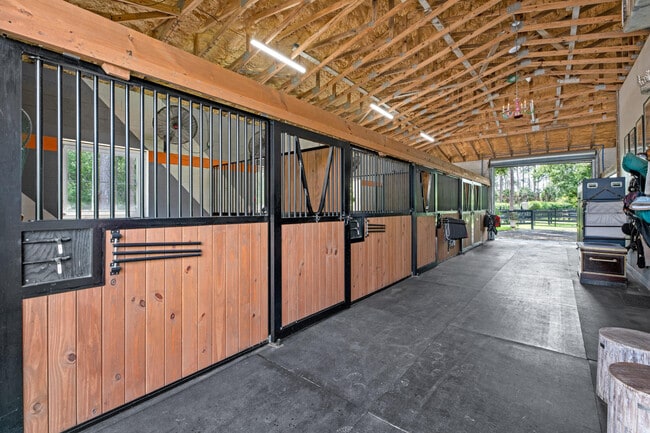 Building Photo - 15161 Collecting Canal Rd