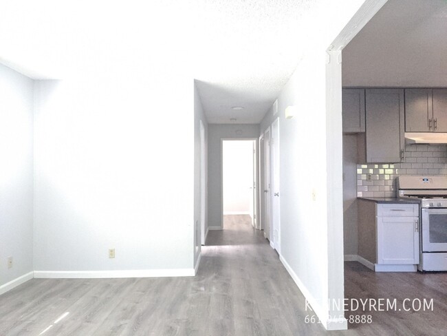 Building Photo - Recently Renovated 2 Bedroom Steps to Down...