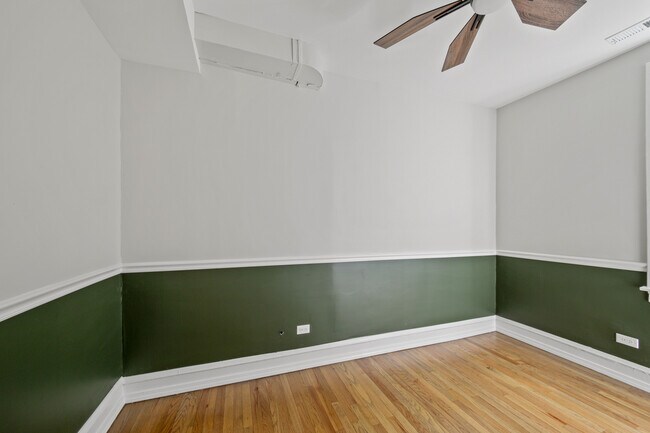 Building Photo - 4834 N Springfield Ave