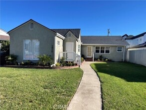 Building Photo - 1024 Main St