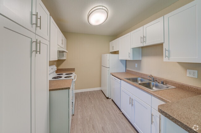 Interior Photo - Canyon Manor
