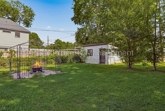 Building Photo - 3022 Grayland Ave