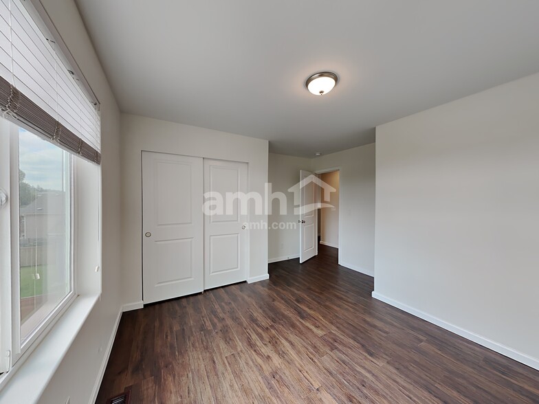 Building Photo - 19315 21st Ave Ct E