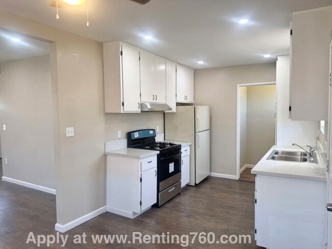 Building Photo - Cozy 2 Bed 2 Bath Home!