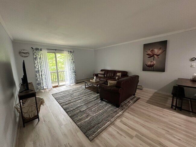 Building Photo - 60 Brookside Dr