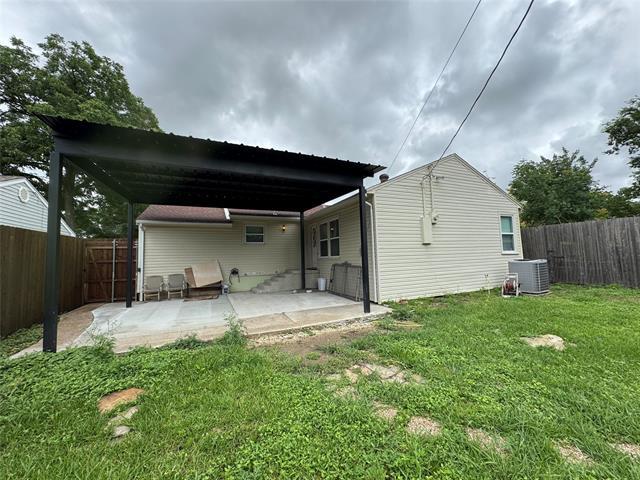 Building Photo - 2318 Fenwick Dr