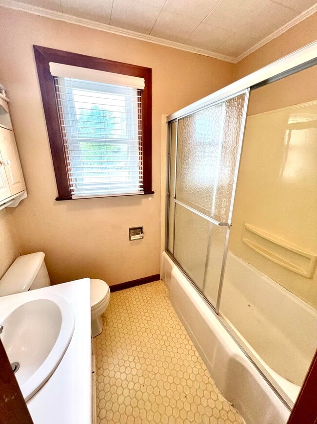 Building Photo - 881 Belvedere Clearwater Rd