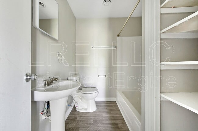 Building Photo - 5413 Distler Ln