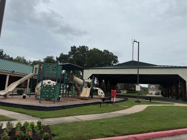 Building Photo - 6022 Mettler Ln