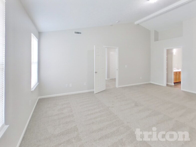 Building Photo - 10823 Green Meadow Pl