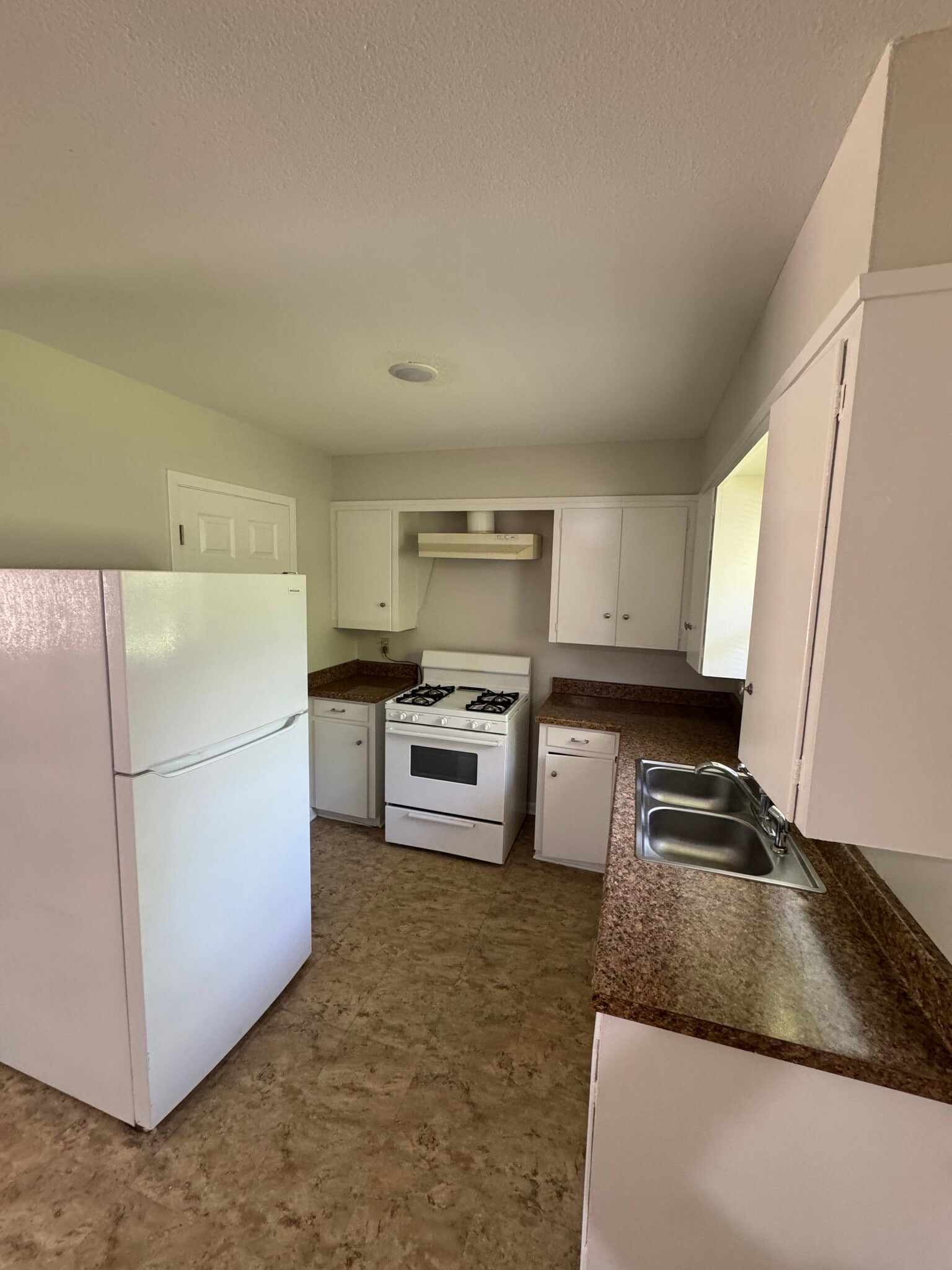 Building Photo - 219 Mitchell St