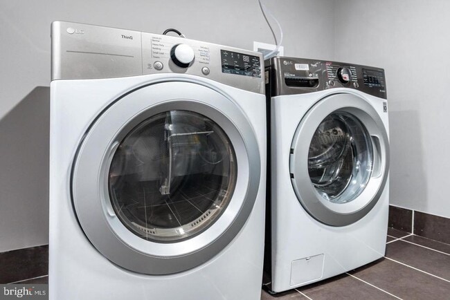 Building Photo - 2536 N Lee St