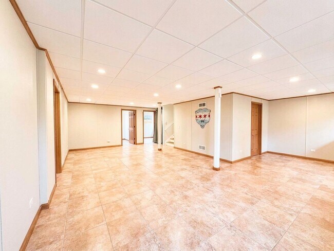Building Photo - Spacious 4 Bed / 3.5 Bath Home with Finished Basement & Community Amenities in Wadsworth!