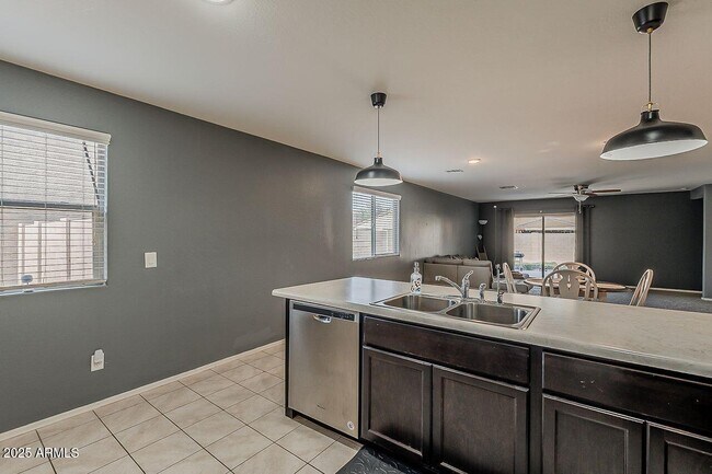 Building Photo - 8721 S 253rd Dr