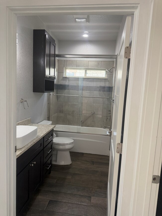 Building Photo - 2408 Birkdale Ln