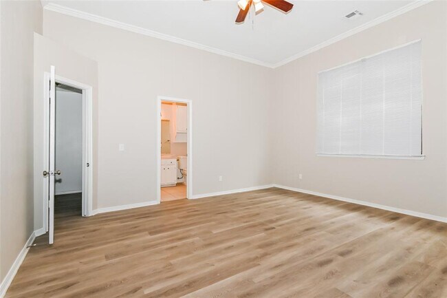 Building Photo - 11916 Silver Sun Dr