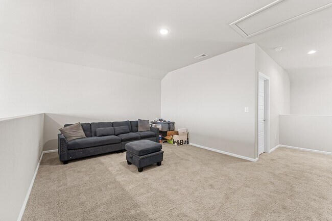 Building Photo - 7118 Adenium Rd