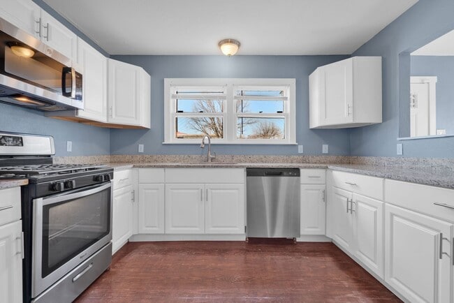 Building Photo - Cozy 3 Bed 2 Bath- Newly Renovated Home in Downtown San Antonio!