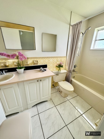 Building Photo - 7126 SW 22nd St