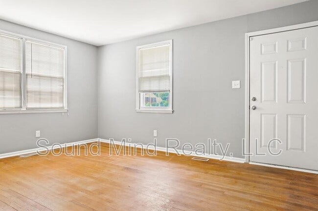 Building Photo - 819 Hadley Rd