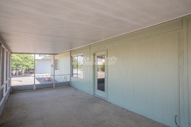 Building Photo - 17230 N Palo Verde Dr