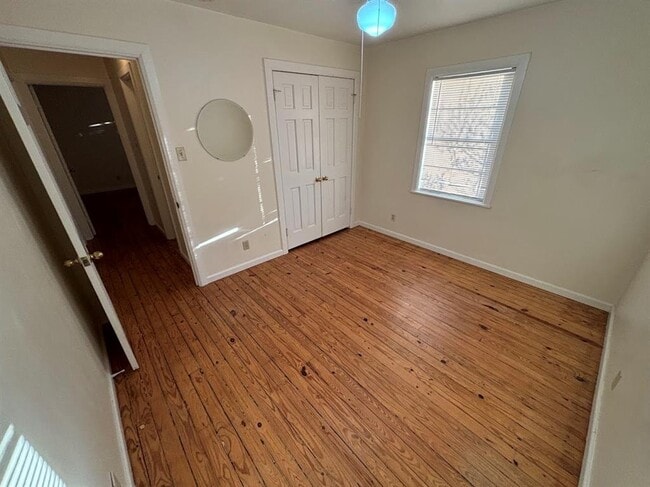 Building Photo - 2815 Crest Ave