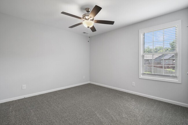 Building Photo - 2985 Gibbs Ln