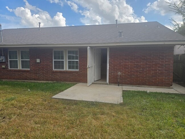 Building Photo - 4122 Beran Dr