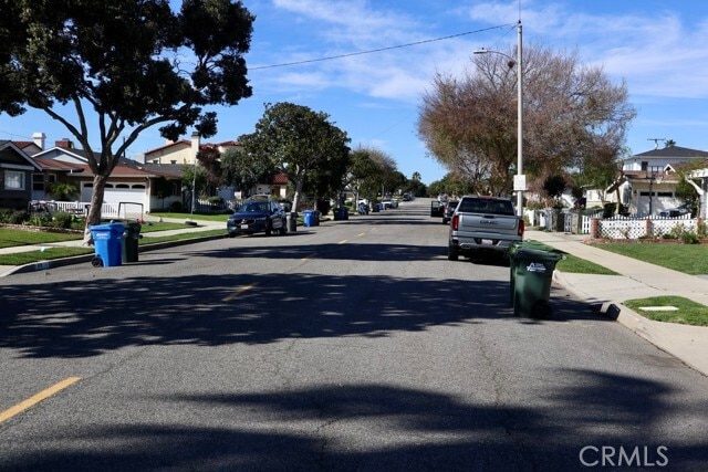 Building Photo - 422 Avenue E