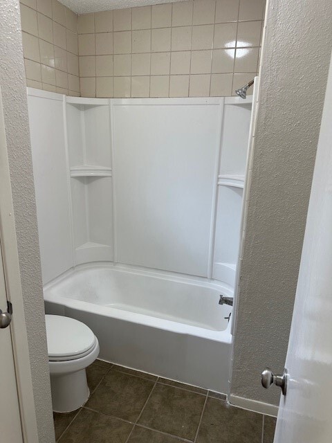 Building Photo - 23711 Farm Hill Dr