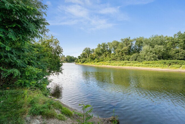 Building Photo - 228 Bayberry Cir