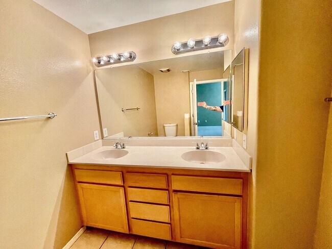 Building Photo - 310 E McCoy Ln