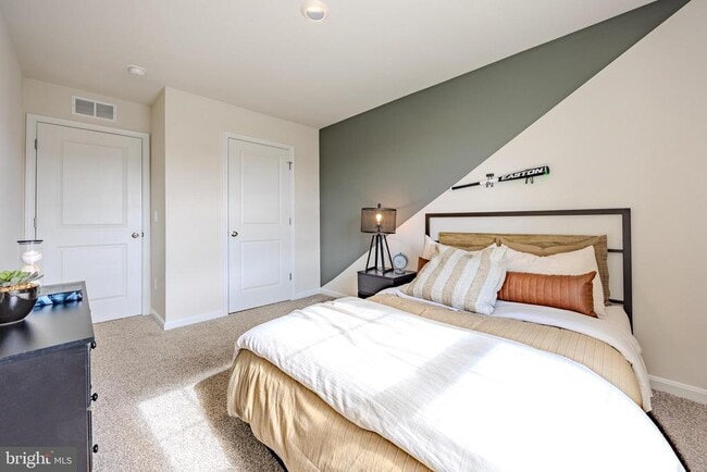 Building Photo - 171 Schyrock Dr