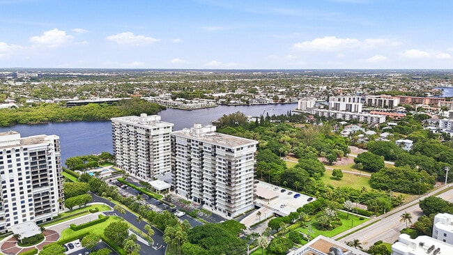 Building Photo - 2121 N Ocean Blvd